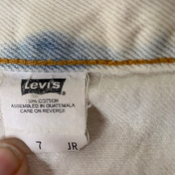 LEVI'S 100% Cotton White/Acid Washed Light Blue Jean Shorts Size JR 7 (1099) - Picture 2 of 13